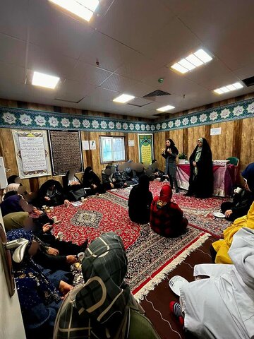 به مناسبت ولادت حضرت فاطمه (س) و روز مادر / تقدیر از بانوان محجبه توانمند بهزیستی شهرستان طالقان