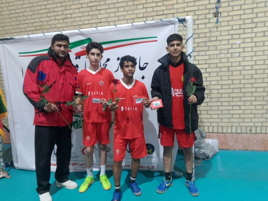 نائب‌قهرمانی تیم شهدای چهارباغ خانه بهزیست محله شهید الیاسی در جام «از محله تا قله»
