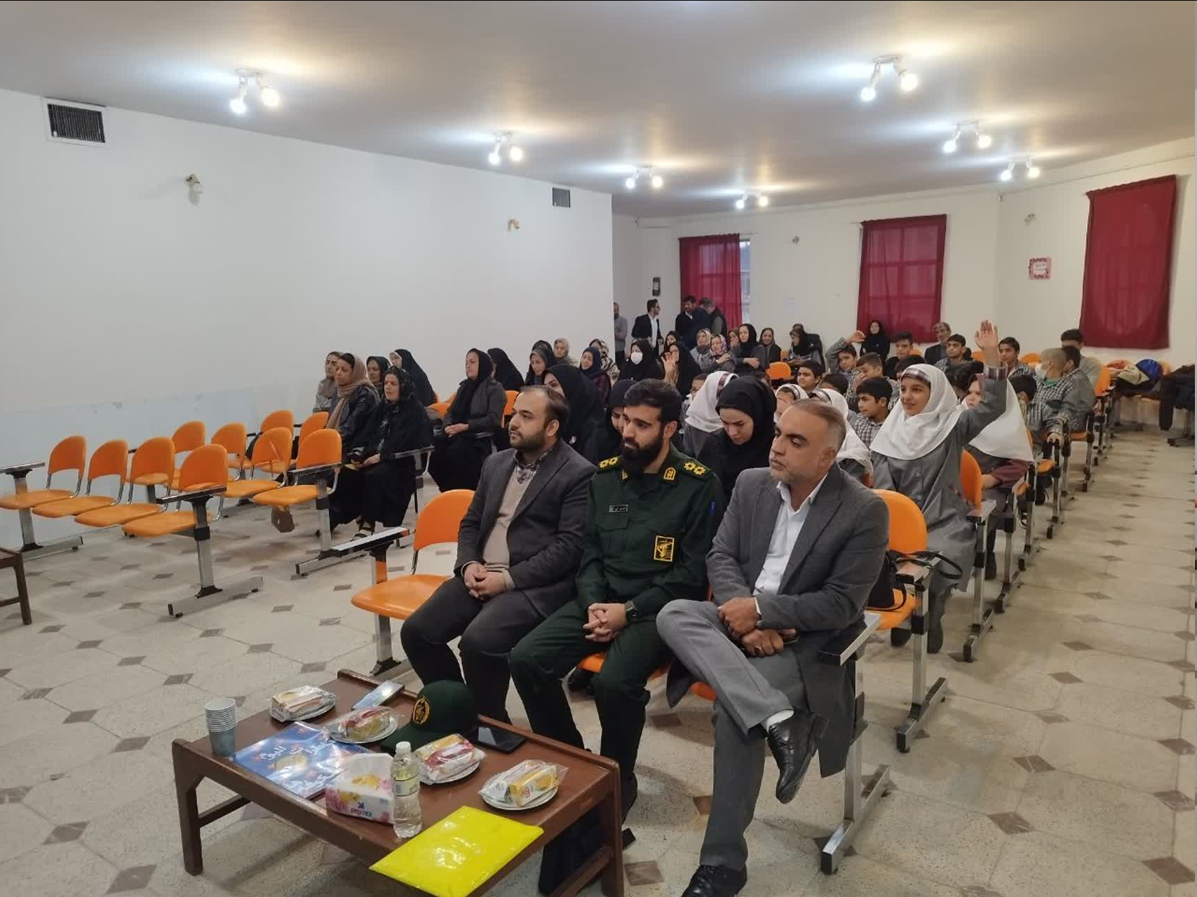 گزارش تصویری قدردانی از مادران فداکار و دانشآموزان استثنایی