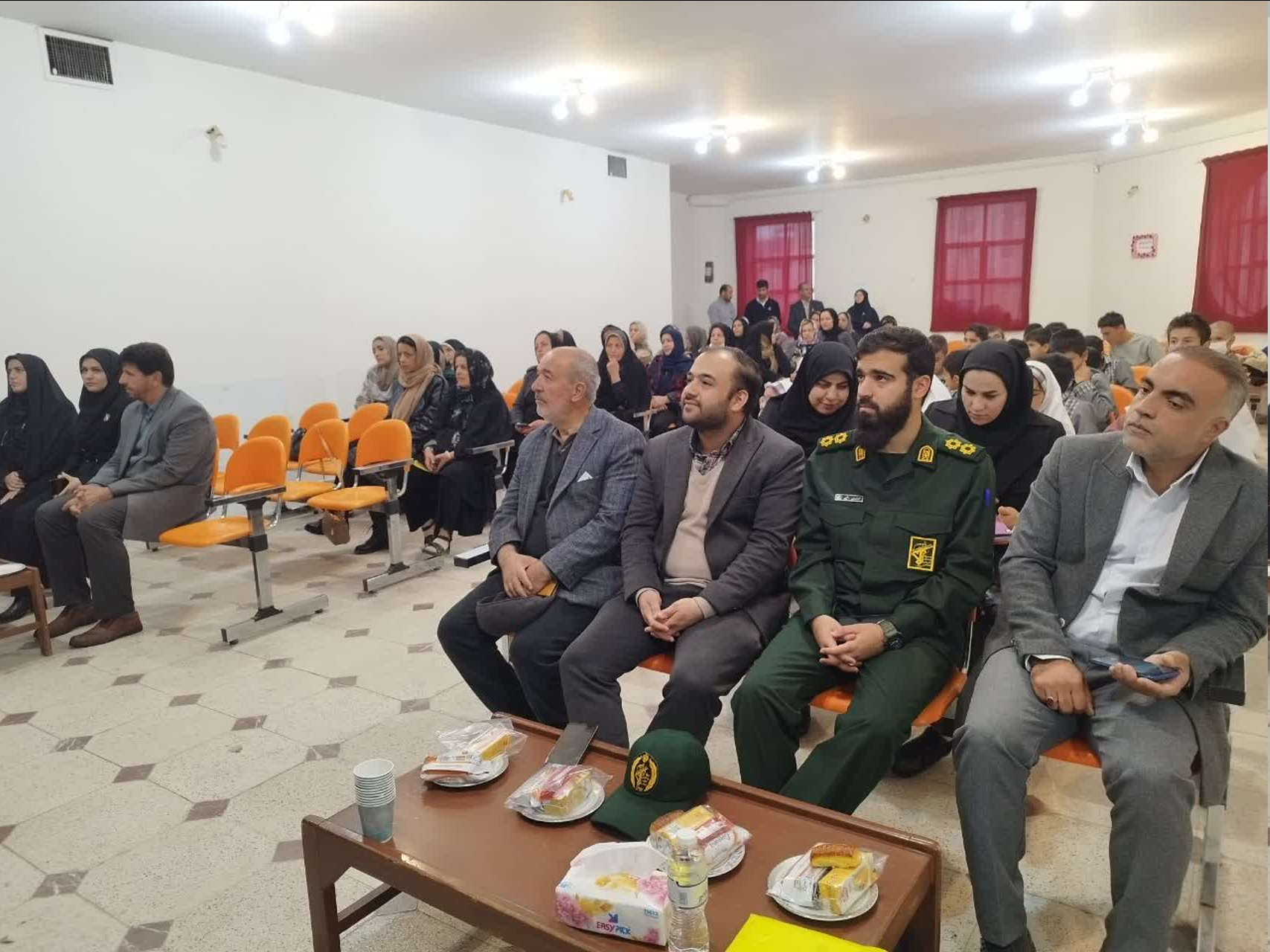 گزارش تصویری قدردانی از مادران فداکار و دانشآموزان استثنایی