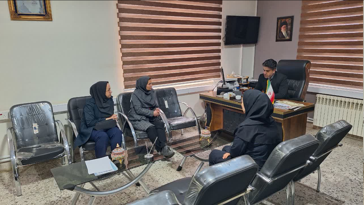 نشست هماهنگی بهزیستی و اداره ورزش و جوانان اسدآباد برای برنامه‌های روز زن