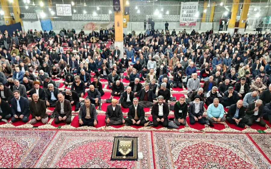 نامناسب بودن ساختار فیزیکی ادارات و اماکن عمومی موجب رنجش و زحمت معلولین می شود .