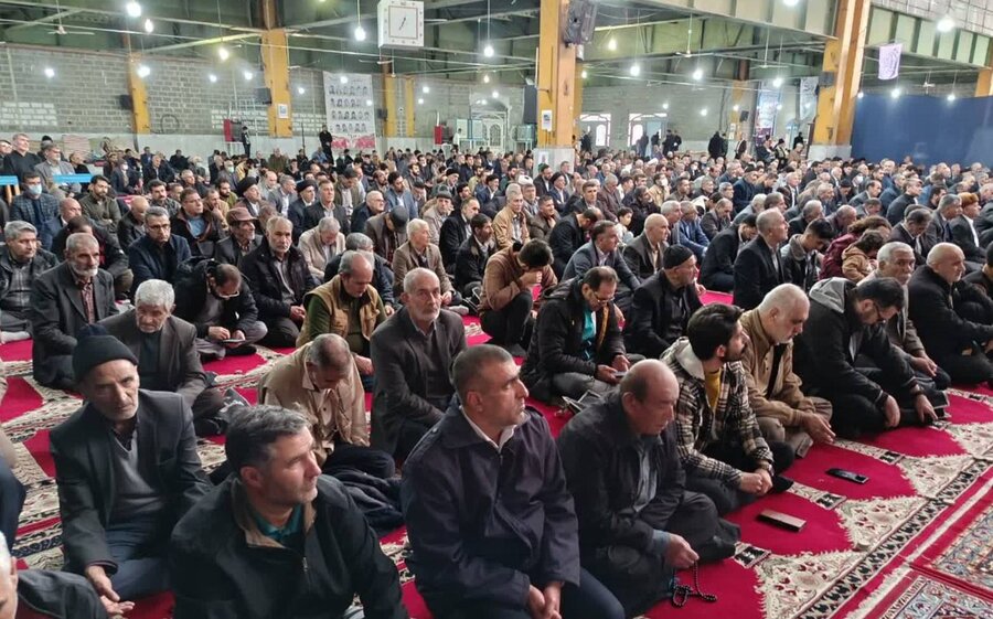 نامناسب بودن ساختار فیزیکی ادارات و اماکن عمومی موجب رنجش و زحمت معلولین می شود .