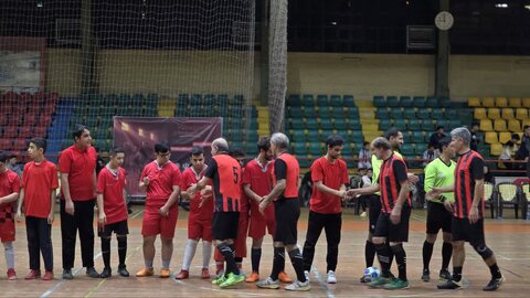 بازی نمادین پیشکسوتان ابومسلم با منتخب معلولین