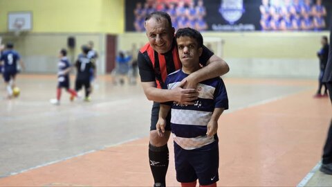 بازی نمادین پیشکسوتان ابومسلم با منتخب معلولین