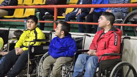 بازی نمادین پیشکسوتان ابومسلم با منتخب معلولین