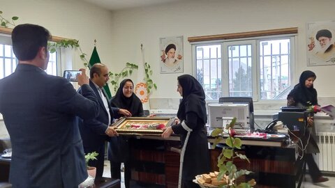 گزارش تصویری | دیدار مدیرکل و روسای شهرستان های تابعه با همکاران بمناسبت ولادت حضرت زهرا(س)