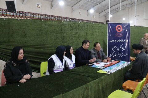 برگزاری میز خدمت و سخنرانی پیش از خطبه‌ها توسط مدیر بهزیستی شهرستان کرج در مصلی نماز جمعه محمدشهر