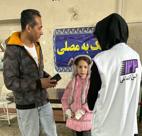 برگزاری میز خدمت و سخنرانی پیش از خطبه‌ها توسط مدیر بهزیستی شهرستان کرج در مصلی نماز جمعه محمدشهر