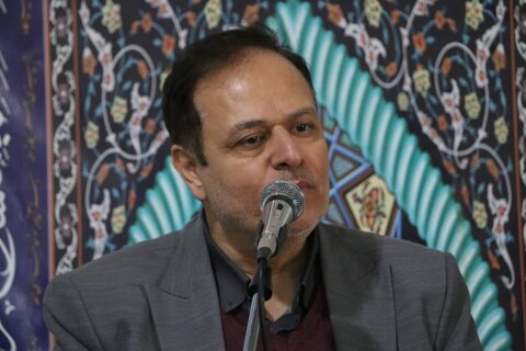 برگزاری میز خدمت و سخنرانی پیش از خطبه‌ها توسط مدیر بهزیستی شهرستان کرج در مصلی نماز جمعه محمدشهر