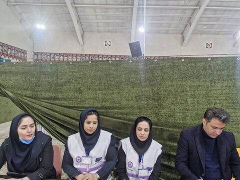 برگزاری میز خدمت و سخنرانی پیش از خطبه‌ها توسط مدیر بهزیستی شهرستان کرج در مصلی نماز جمعه محمدشهر