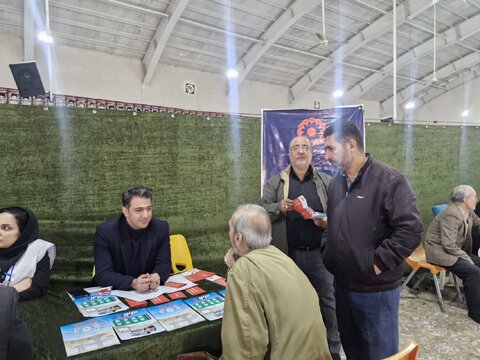 برگزاری میز خدمت و سخنرانی پیش از خطبه‌ها توسط مدیر بهزیستی شهرستان کرج در مصلی نماز جمعه محمدشهر