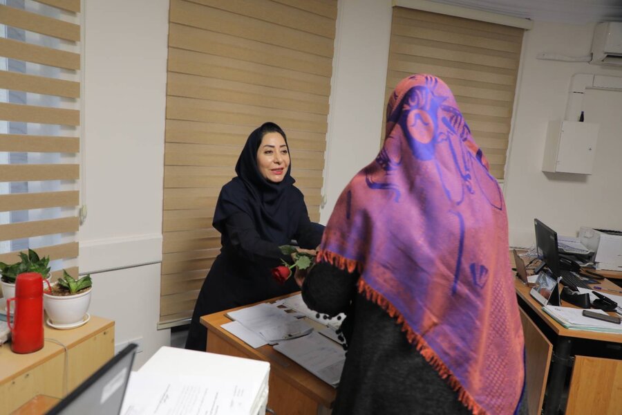 شهرتهران| مدیر بهزیستی در روز میلاد حضرت زهرا (س) از کارکنان تقدیر کرد