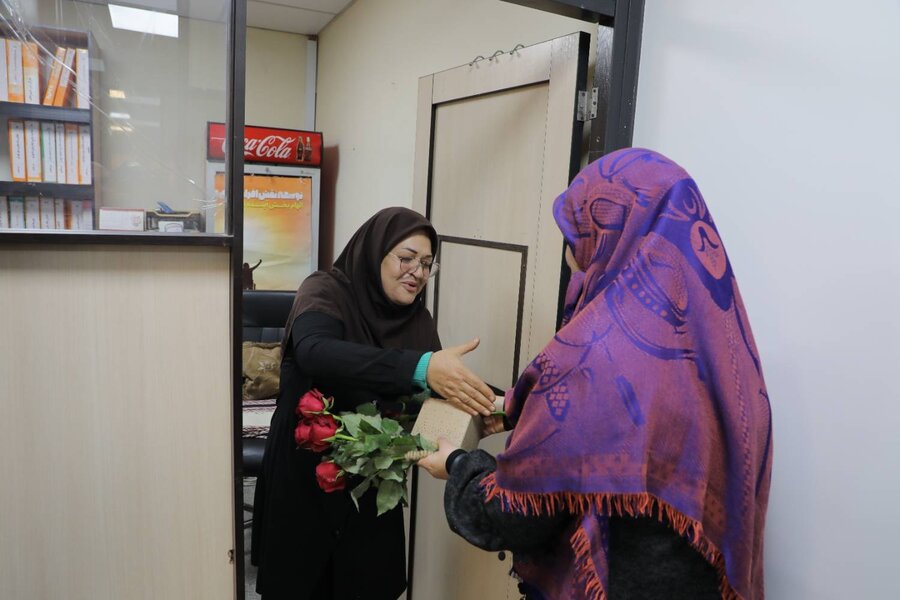 شهرتهران| مدیر بهزیستی در روز میلاد حضرت زهرا (س) از کارکنان تقدیر کرد
