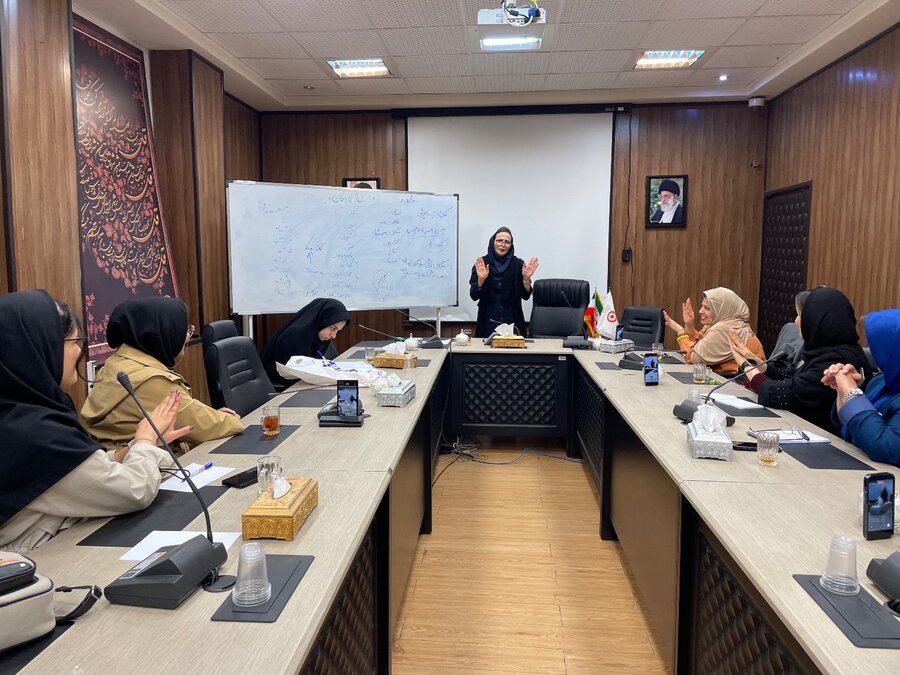 شمیرانات | برگزاری دومین کارگاه آموزشی «آشنایی با زبان اشاره» ویژه کارکنان