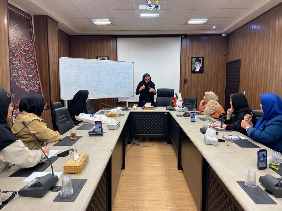 شمیرانات | برگزاری دومین کارگاه آموزشی «آشنایی با زبان اشاره» ویژه کارکنان