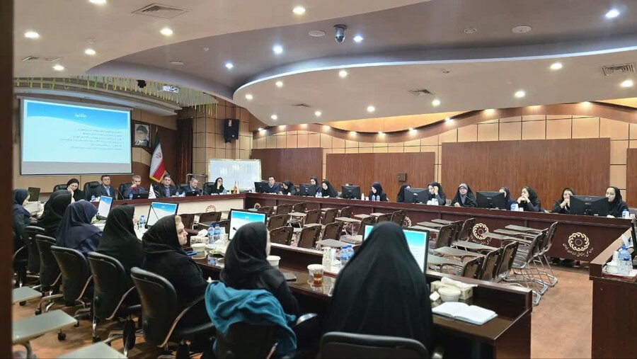 یک روز بدون حضور بانوان !