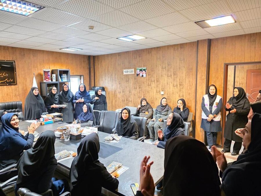 شهر قدس | تجلیل از بانوان اداره به مناسبت روز مادر