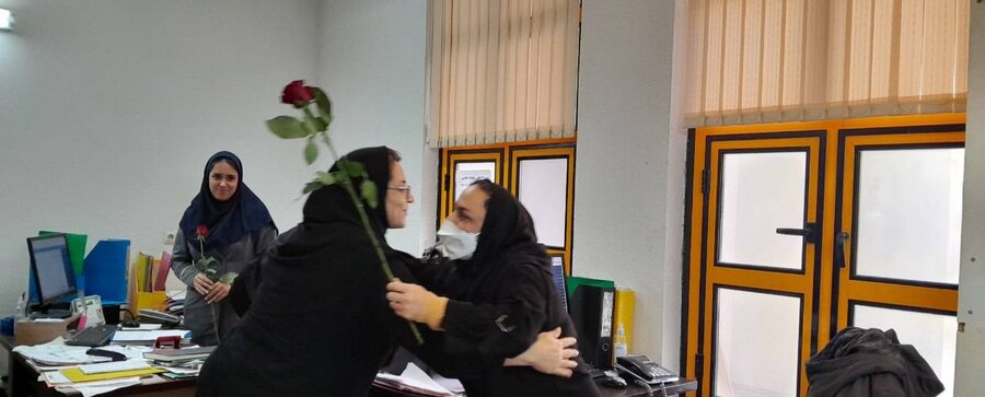 تجلیل از بانوان شاغل در بهزیستی گیلان