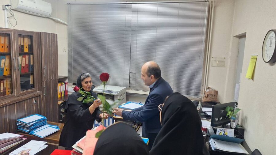 تجلیل از بانوان شاغل در اداره کل بهزیستی گیلان