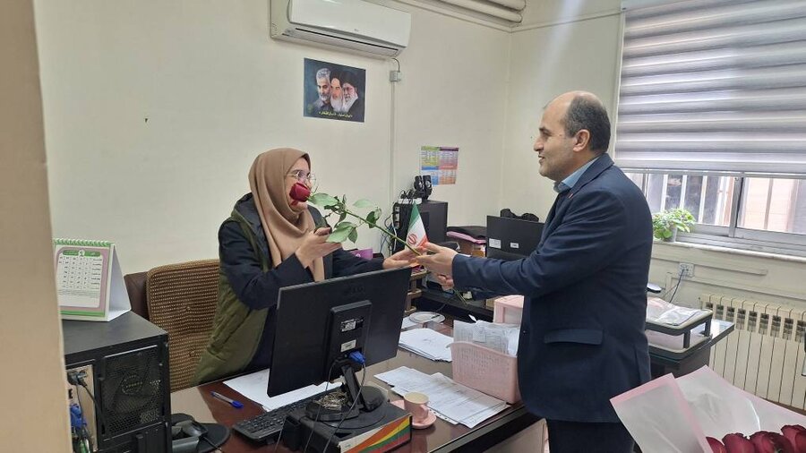 تجلیل از بانوان شاغل در اداره کل بهزیستی گیلان