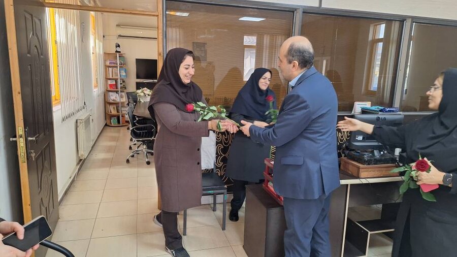 تجلیل از بانوان شاغل در اداره کل بهزیستی گیلان