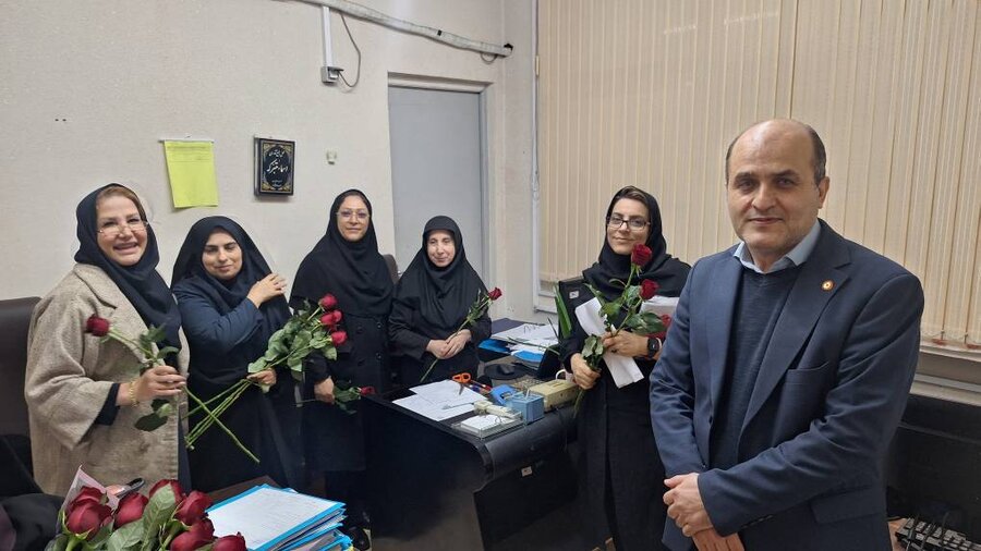 تجلیل از بانوان شاغل در اداره کل بهزیستی گیلان