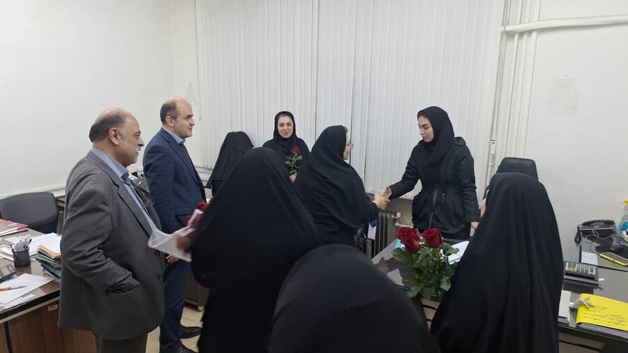 تجلیل از بانوان شاغل در اداره کل بهزیستی گیلان