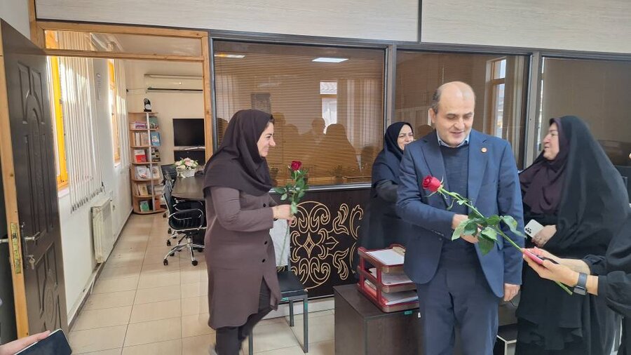 تجلیل از بانوان شاغل در اداره کل بهزیستی گیلان