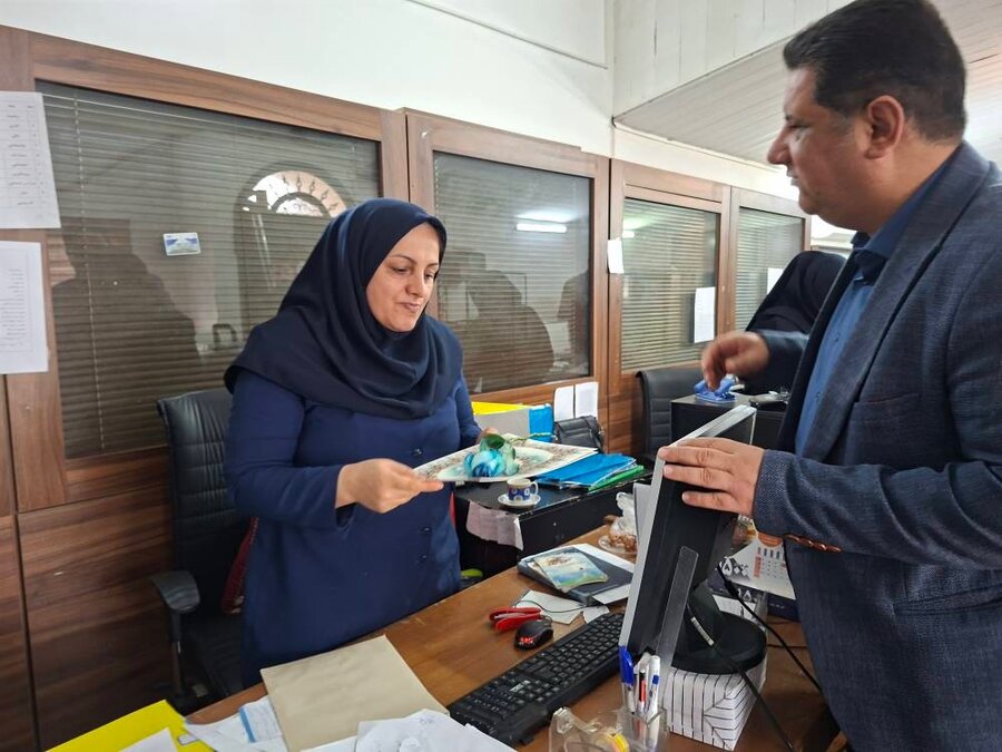 پردیس | تجلیل وتقدیر از بانوان پرسنل در اداره بهزیستی به مناسب سالروز تولد حضرت فاطمه الزهرا