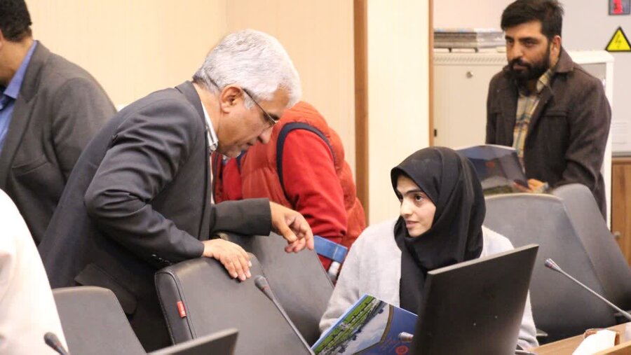 آران و بیدگل| نشست صمیمانه جمعی از افراد دارای معلولیت با فرماندار شهرستان