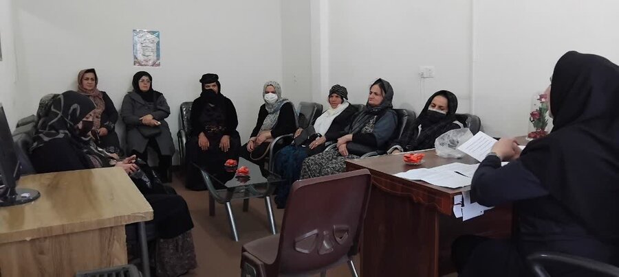 گرامیداشت روز زن در مرکز «مثبت زندگی» دیواندره برگزار شد