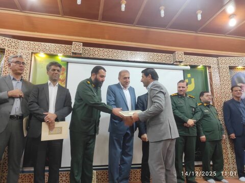 فرمانده سپاه حضرت ابوالفضل (ع) لرستان از مدیرکل بهزیستی استان تقدیر کرد.