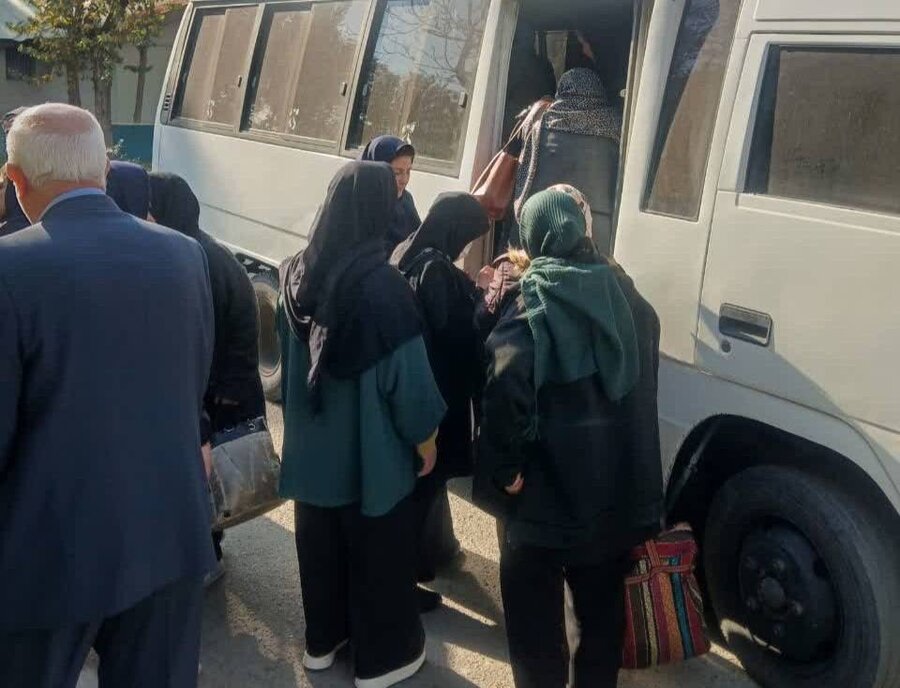 شهر قدس | اعزام مددجویان مرکز نگهداری معلولین به مشهد مقدس