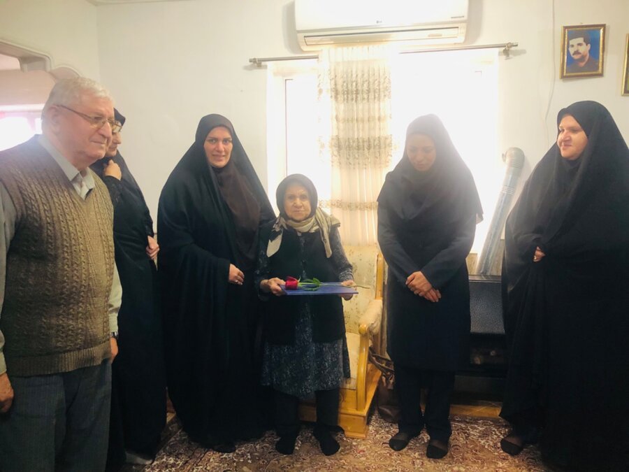 تجلیل از مادر گرانقدرشهید