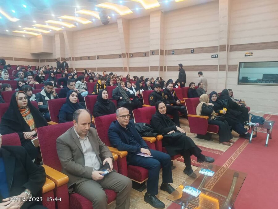 برگزاری جشن مقام مادر با هدف پیشگیری از آسیب های اجتماعی 