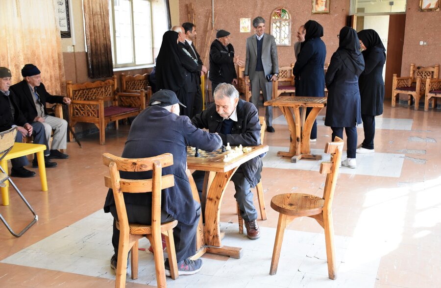 بازدید مدیرکل بهزیستی استان کرمانشاه از مرکز سالمندان