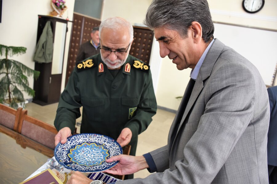 دیدار با فرماندهان سپاه