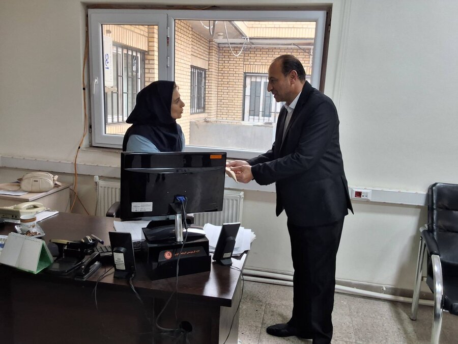 دیدار مدیرکل بهزیستی آذربایجانغربی با بانوان شاغل در ستاد و اداره پذیرش و هماهنگی