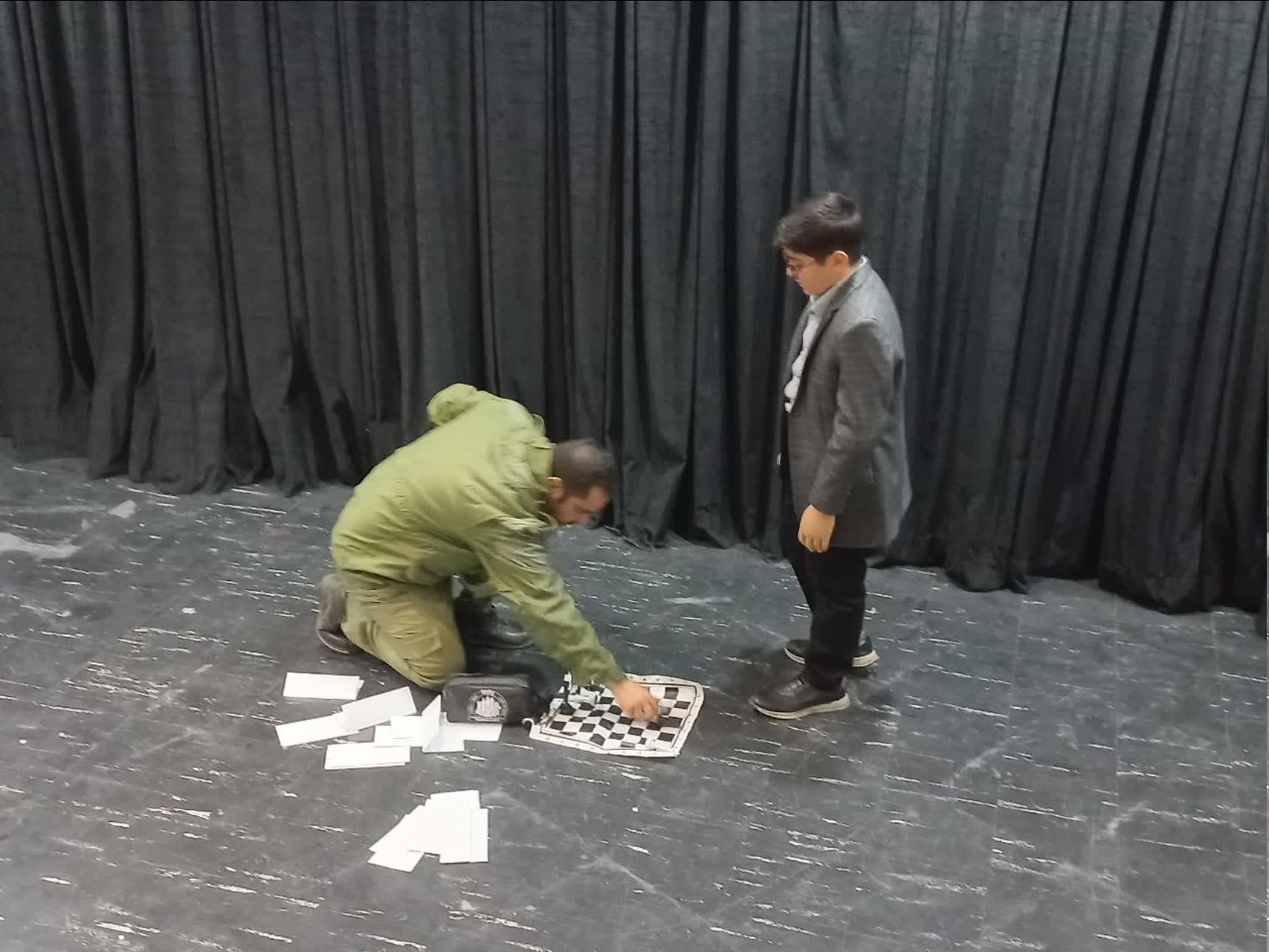 بازبینی نمایش‌های جشنواره تئاتر منطقه‌ای معلولین زاگرس در همدان برگزار شد