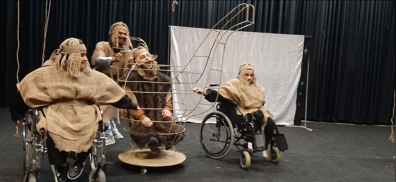 بازبینی نمایش‌های جشنواره تئاتر منطقه‌ای معلولین زاگرس در همدان برگزار شد