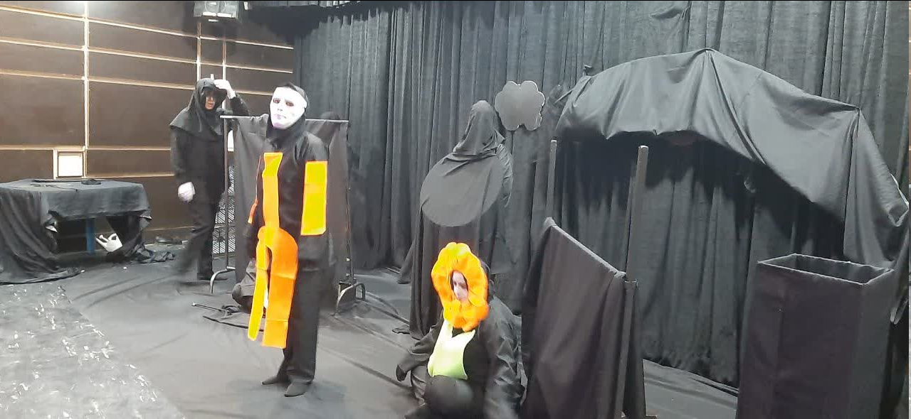 بازبینی نمایش‌های جشنواره تئاتر منطقه‌ای معلولین زاگرس در همدان برگزار شد