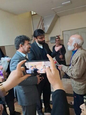 بازدید دادستان شهرستان از مرکز سالمندان شریف فردیس