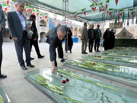 آغاز مسئولیت مدیرکل بهزیستی فارس با تجدید میثاق معنوی در حرم مطهر حضرت شاهچراغ (ع)