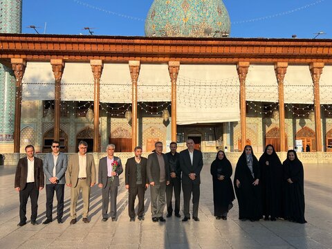 آغاز مسئولیت مدیرکل بهزیستی فارس با تجدید میثاق معنوی در حرم مطهر حضرت شاهچراغ (ع)