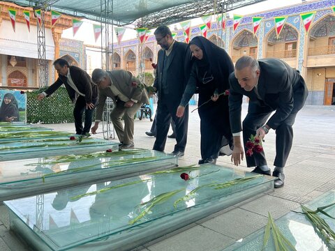 آغاز مسئولیت مدیرکل بهزیستی فارس با تجدید میثاق معنوی در حرم مطهر حضرت شاهچراغ (ع)