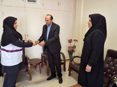 تجلیل مدیرکل بهزیستی از بانوان و کارشناسان اورژانس اجتماعی به مناسبت روز زن