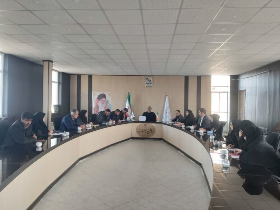  آشتیان ا برگزاری جلسه میز نماد( نظام مراقبت اجتماعی دانش آموزان)