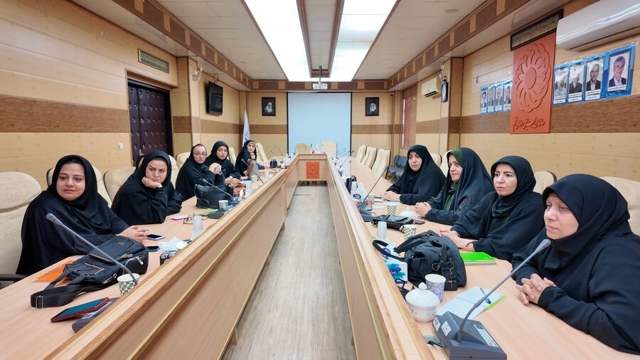 برگزاری نشست تخصصی بازبینی طرح «خاتم» برای تقویت تاب‌آوری و مهارت‌ورزی زنان و دختران قم 