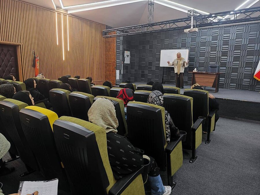 شهرتهران | برگزاری کارگاه آموزش مهارت‌های فرزندپروری ویژه زنان سرپرست خانوار